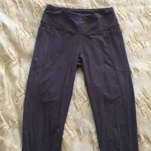 Gray athletic leggings